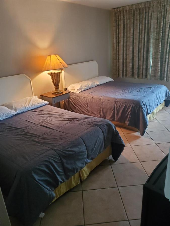 Conty'S Motel North North Naples Eksteriør bilde