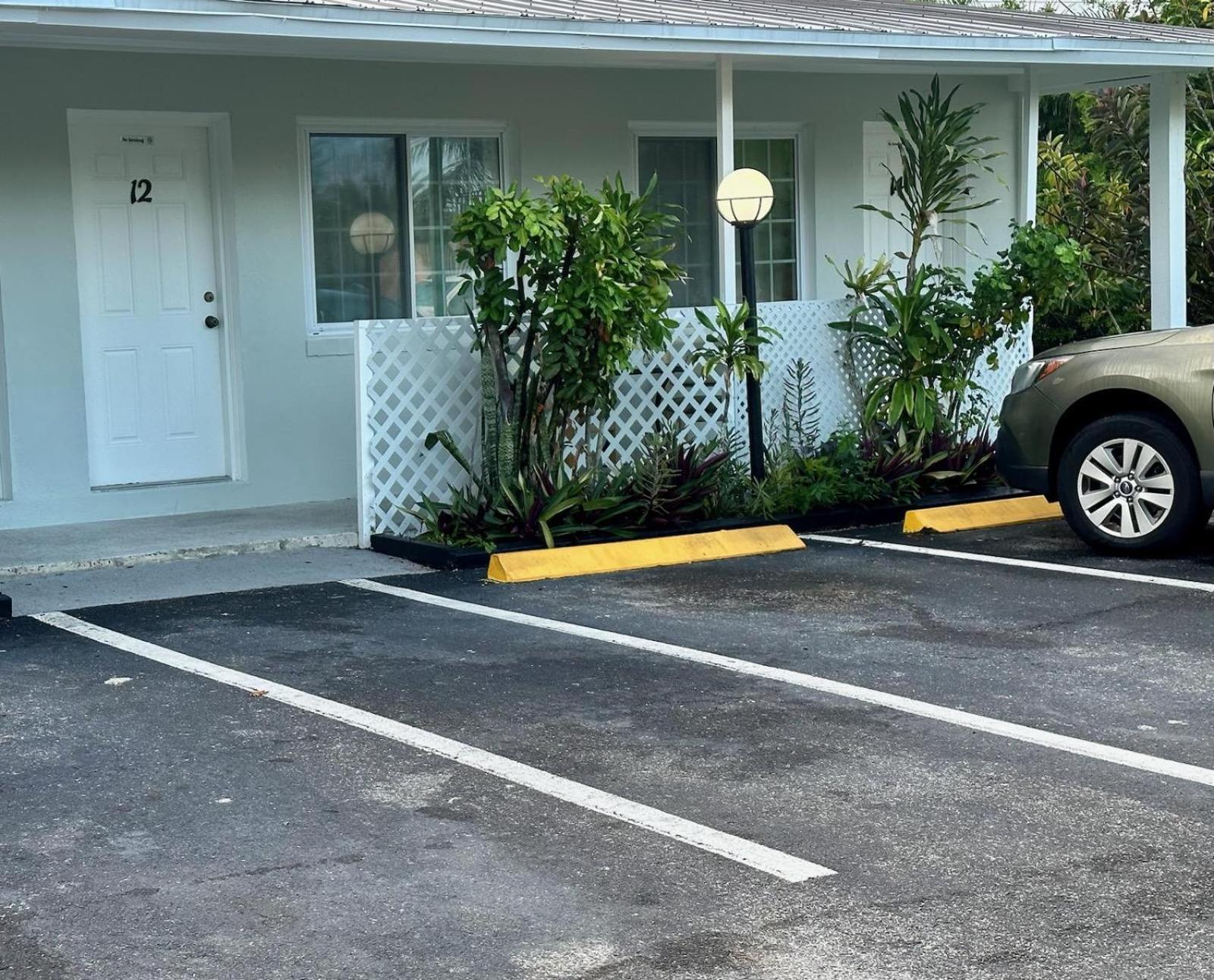 Conty'S Motel North North Naples Eksteriør bilde