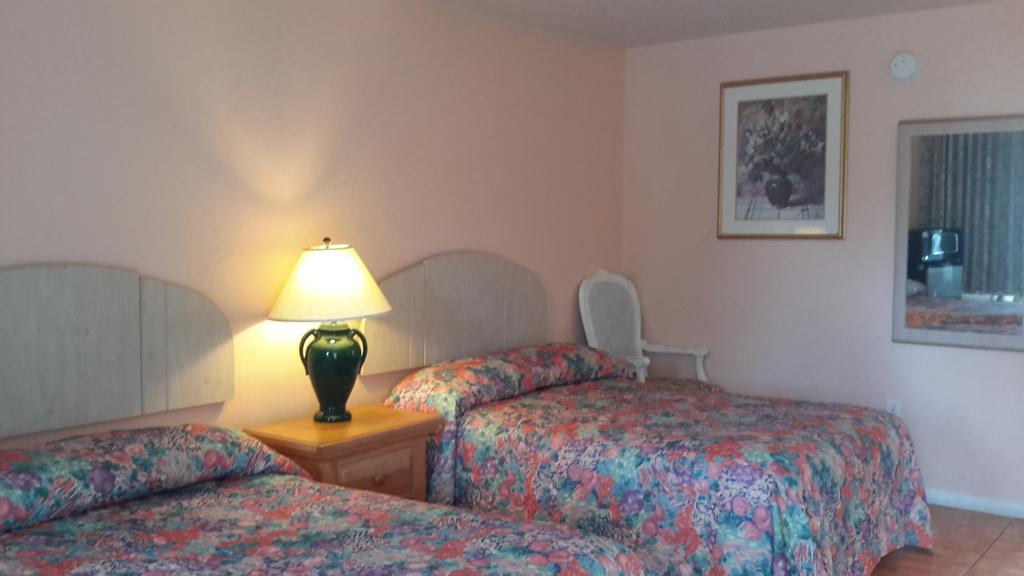 Conty'S Motel North North Naples Eksteriør bilde
