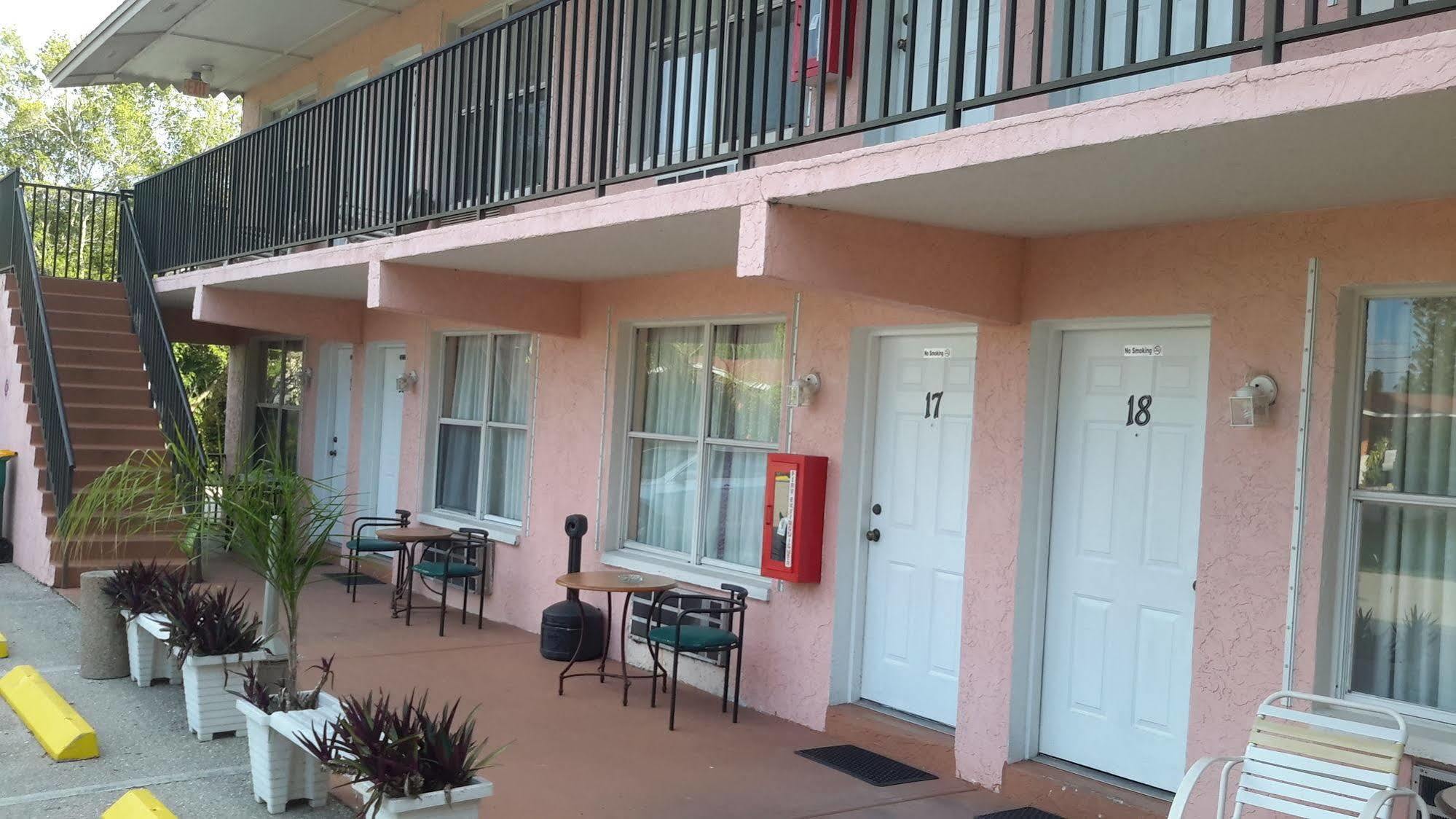 Conty'S Motel North North Naples Eksteriør bilde