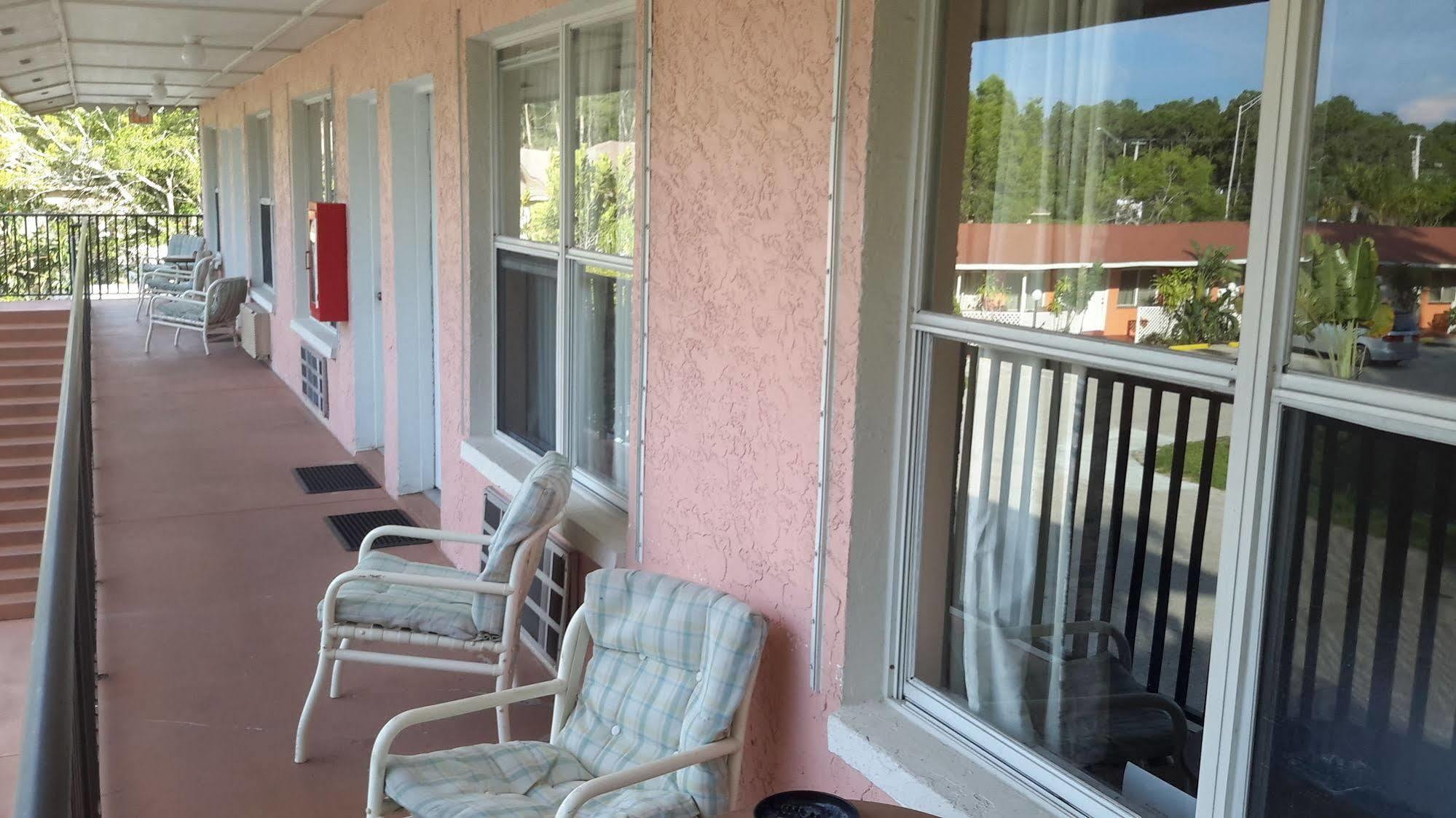 Conty'S Motel North North Naples Eksteriør bilde