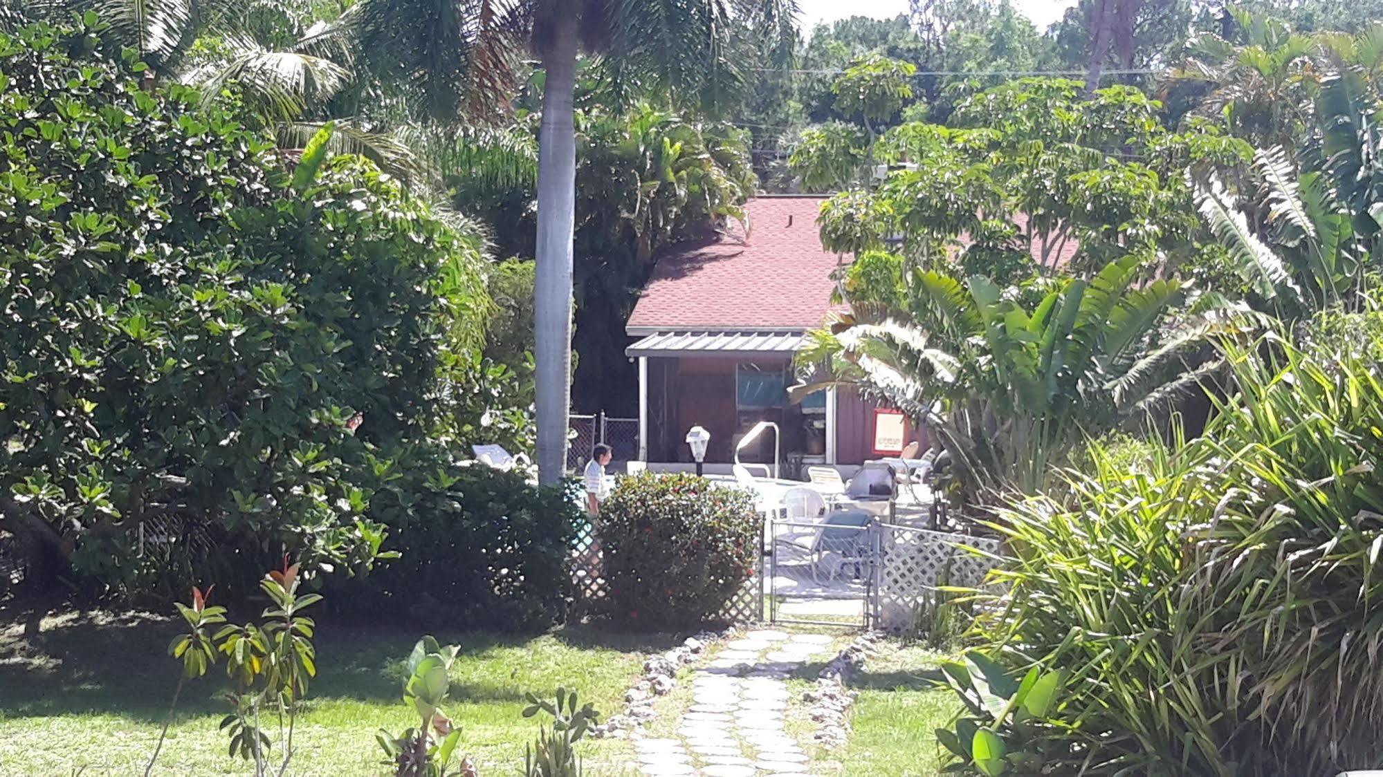 Conty'S Motel North North Naples Eksteriør bilde