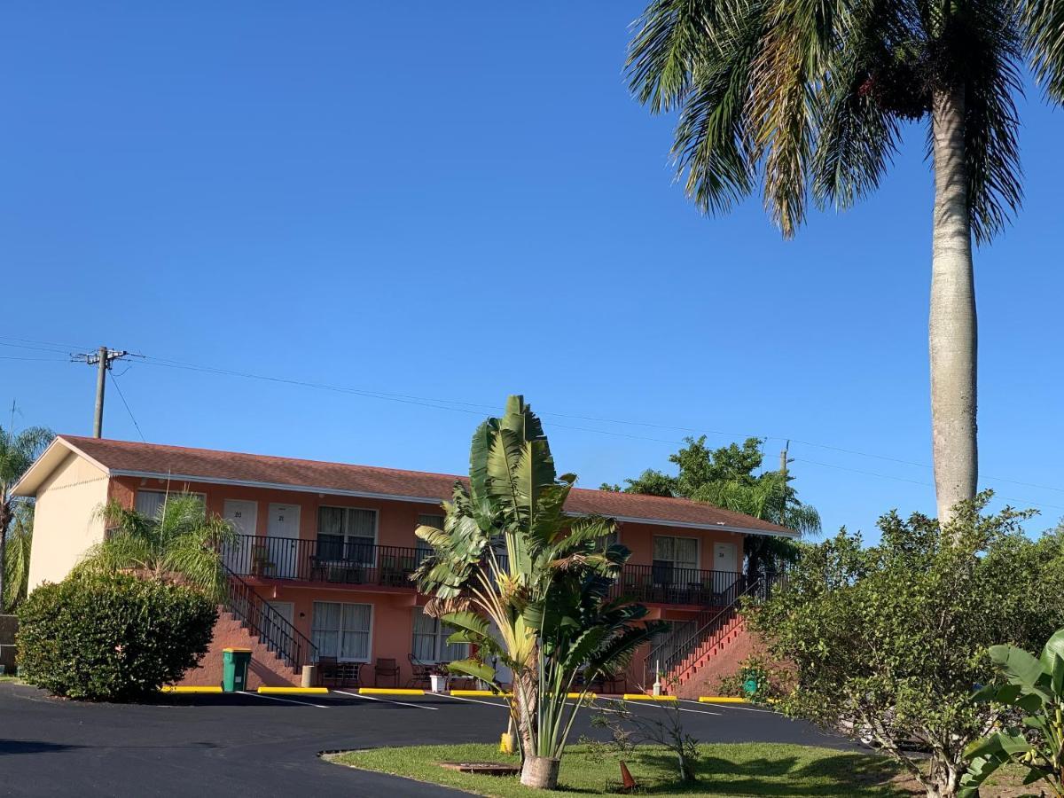 Conty'S Motel North North Naples Eksteriør bilde